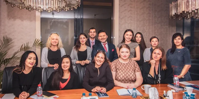 Women Masters Business Class Dubai 2021 — Dubai Life Coach Lee Levy